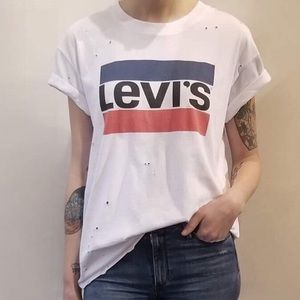 Levi's Logo Ex-Boyfriend Tee shirt medium